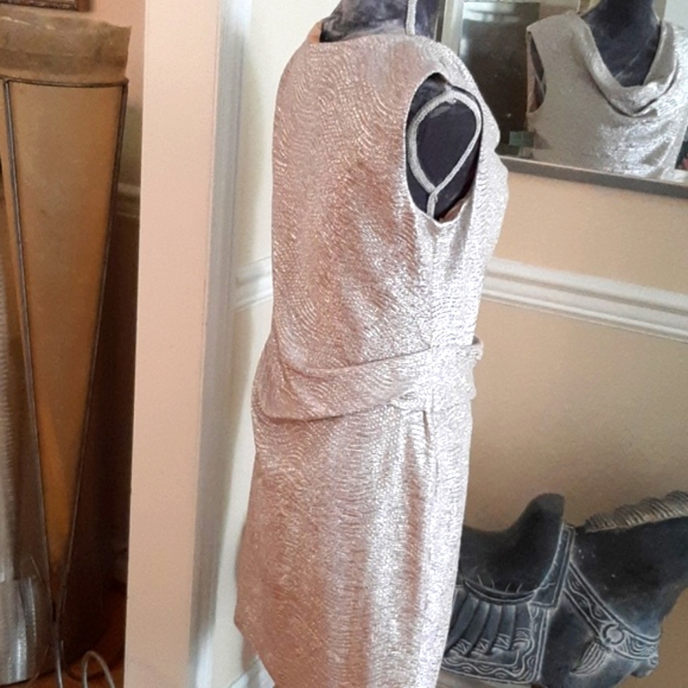 SCARLETT NWT🌟💖Cowl Neck Silver Sleeveless SIZE 12 - Picture 2 of 3